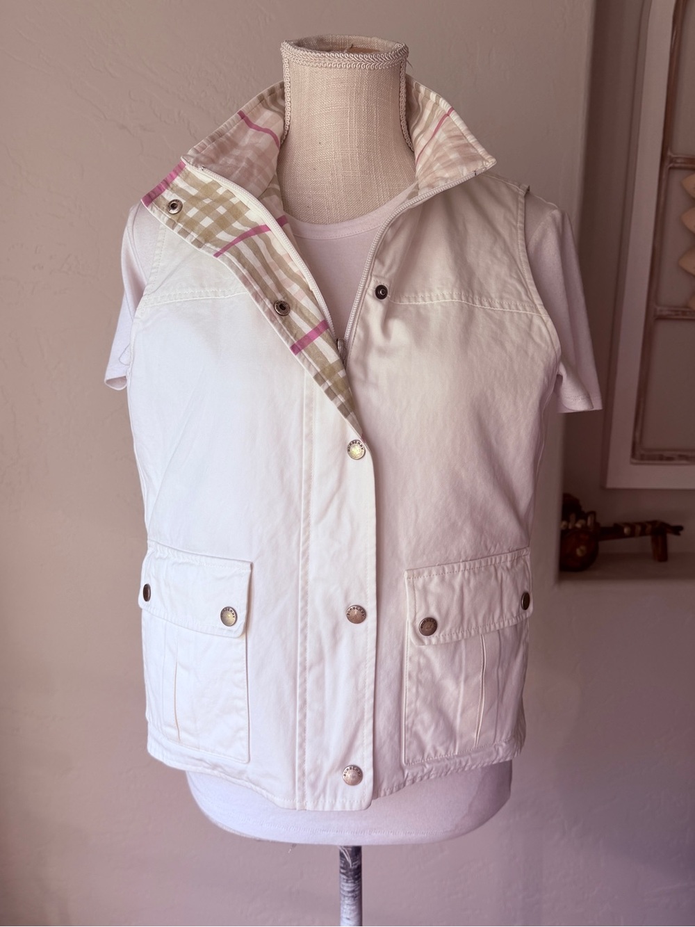Burberry Women Reversable White & Signature Plaid Sleeveless Utility Vest Sz. M